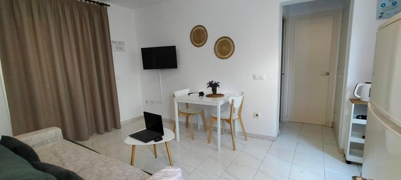 Apartaments California Cala'N Blanes (Menorca) Exterior foto