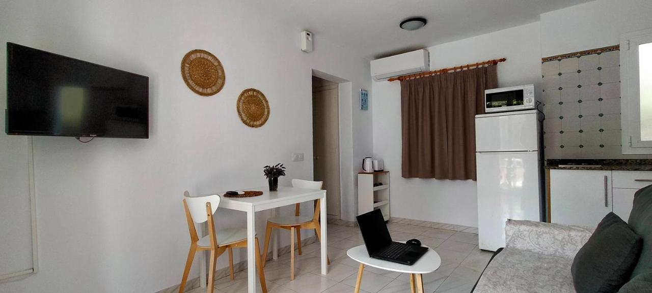 Apartaments California Cala'N Blanes (Menorca) Exterior foto