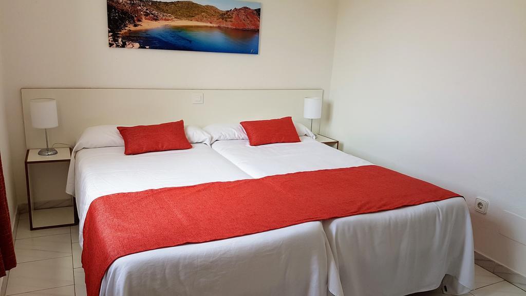 Apartaments California Cala'N Blanes (Menorca) Exterior foto