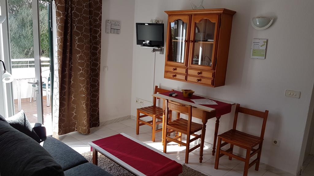 Apartaments California Cala'N Blanes (Menorca) Exterior foto